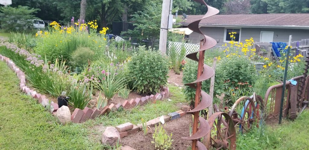 Sunny Cottage Garden