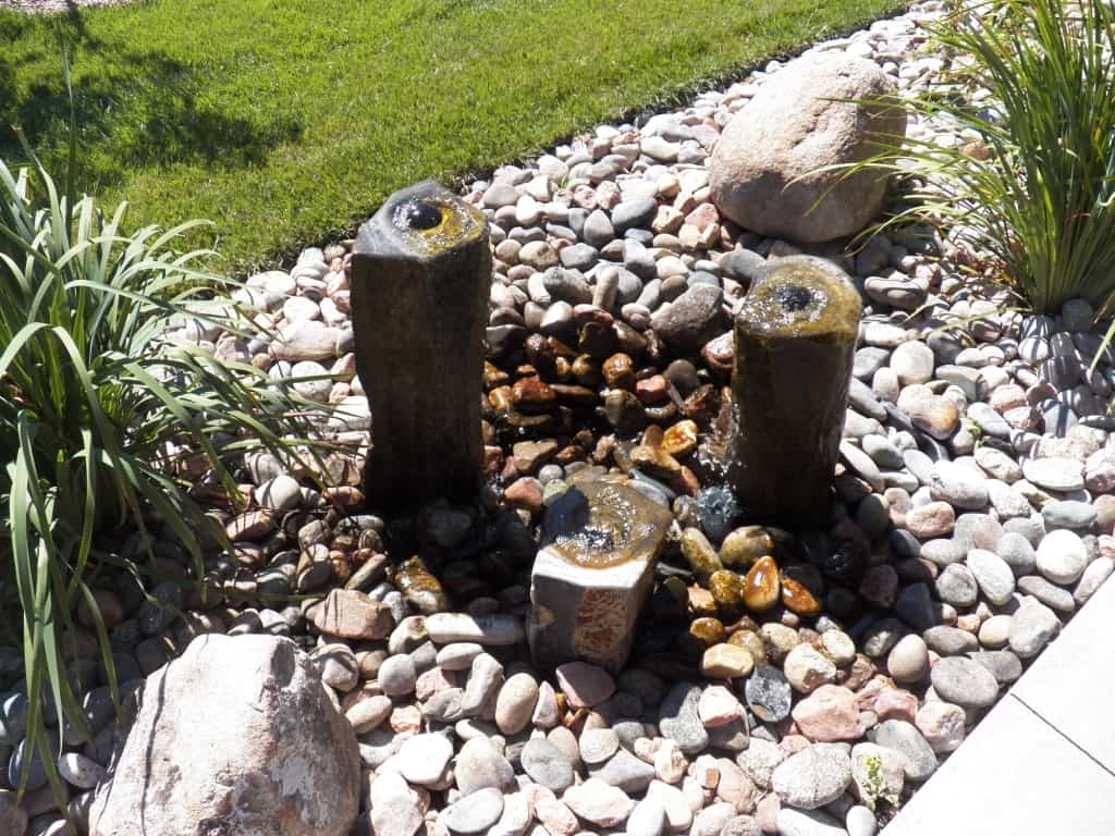 Bubbling Fountain with Colorado Cobble
